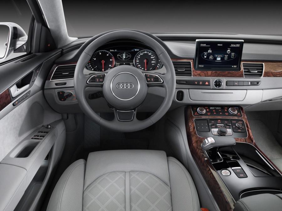 Торпедо Audi A8 4.2 TDI Quattro (D4) 2010 года  (WW) (фото 15 из 16)